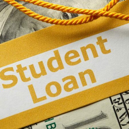 Dear Roadie: Should Our Daughter Pick Merit Aid Over Dream School Debt?