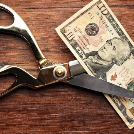 NIH Funding Cuts: What They Mean for Research and College Planning